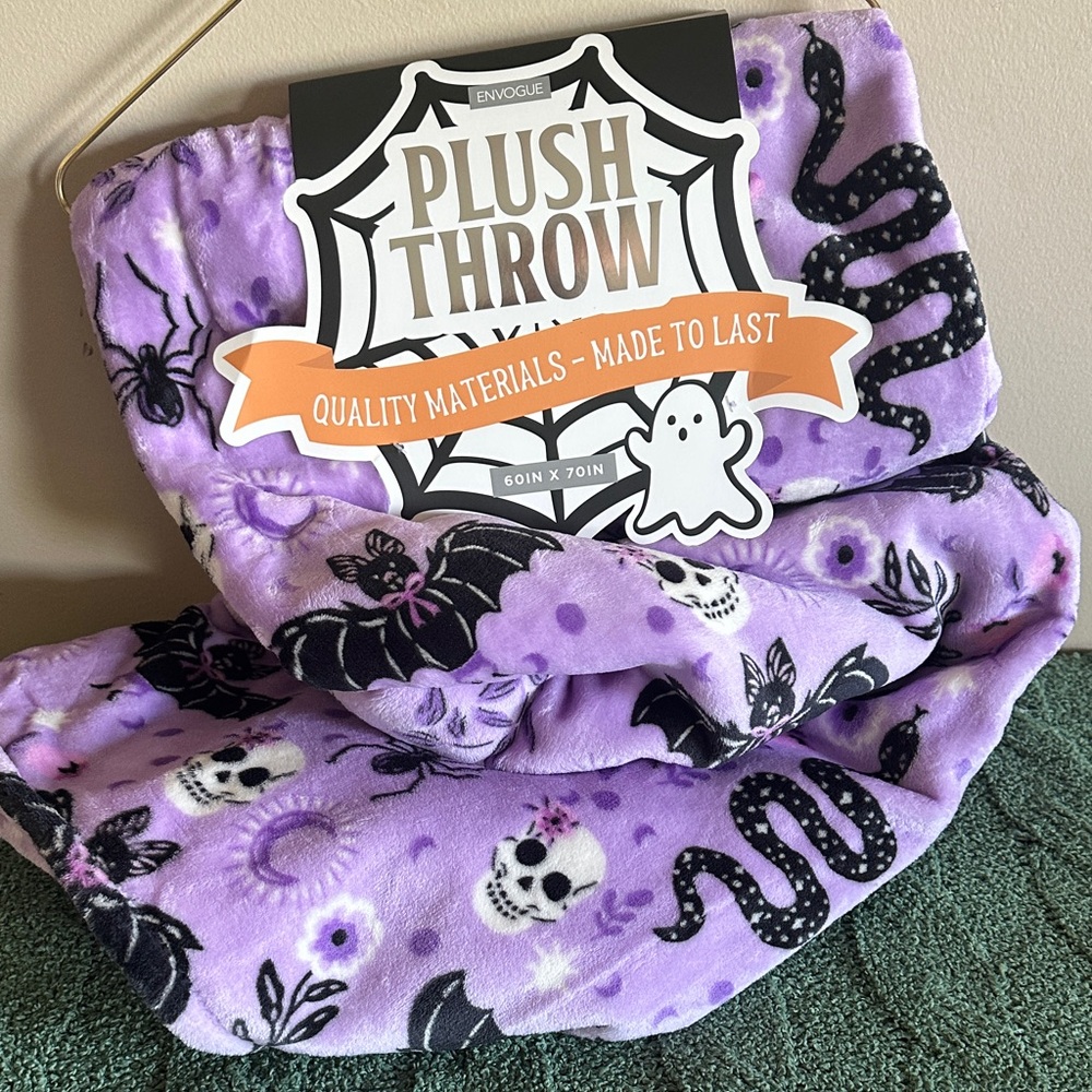 Envogue Halloween Throw Purple Snake 🐍 Serpent Bat 🦇 Spider 🕷️ Moon 🌙 NEW!